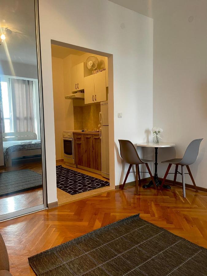 Bar Center Studio Apartment ภายนอก รูปภาพ